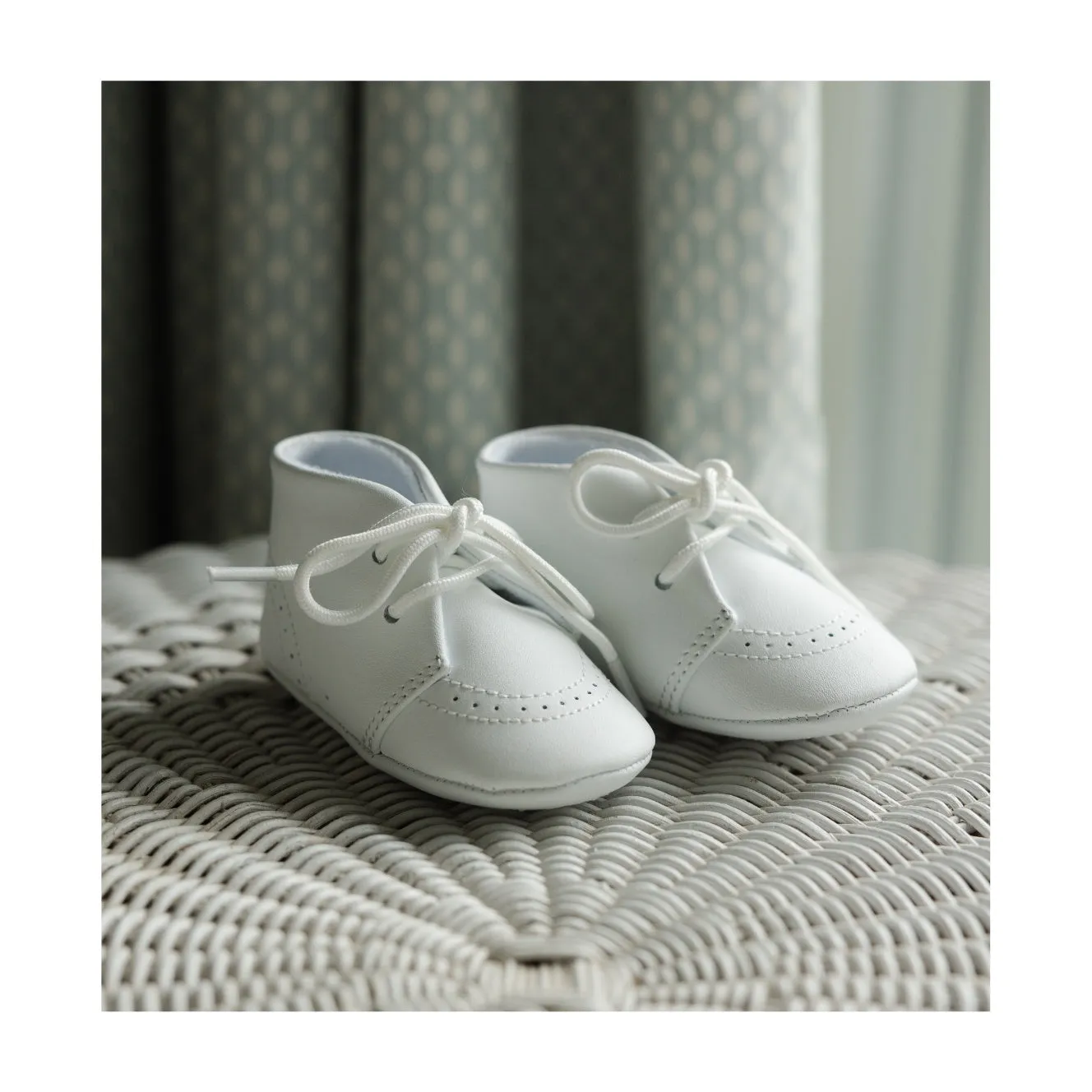 Benny Leather Brogue Oxford Crib Shoe (Infant)