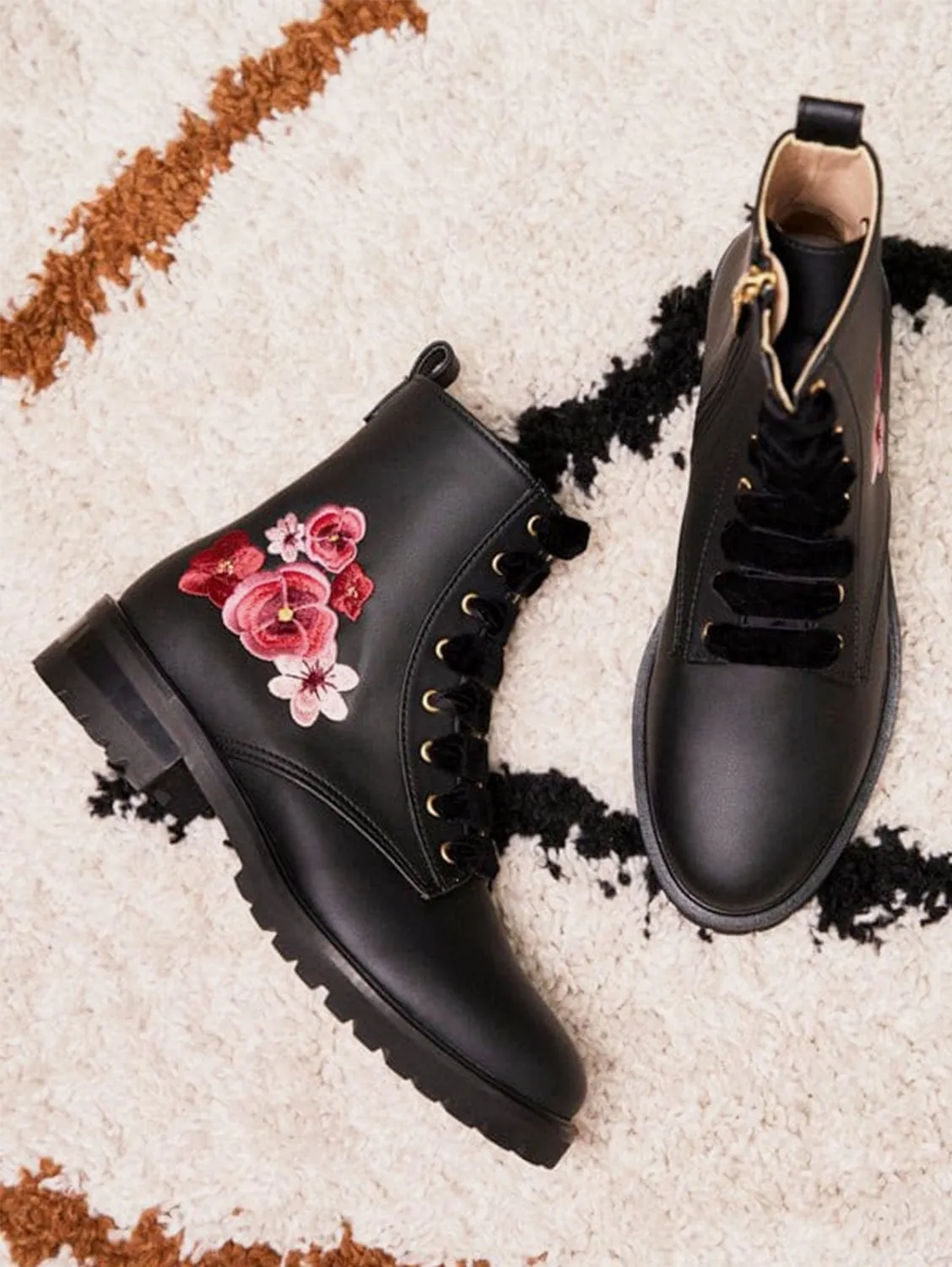 Fantasy Recycled Grain Leather Vegan Boots | Black