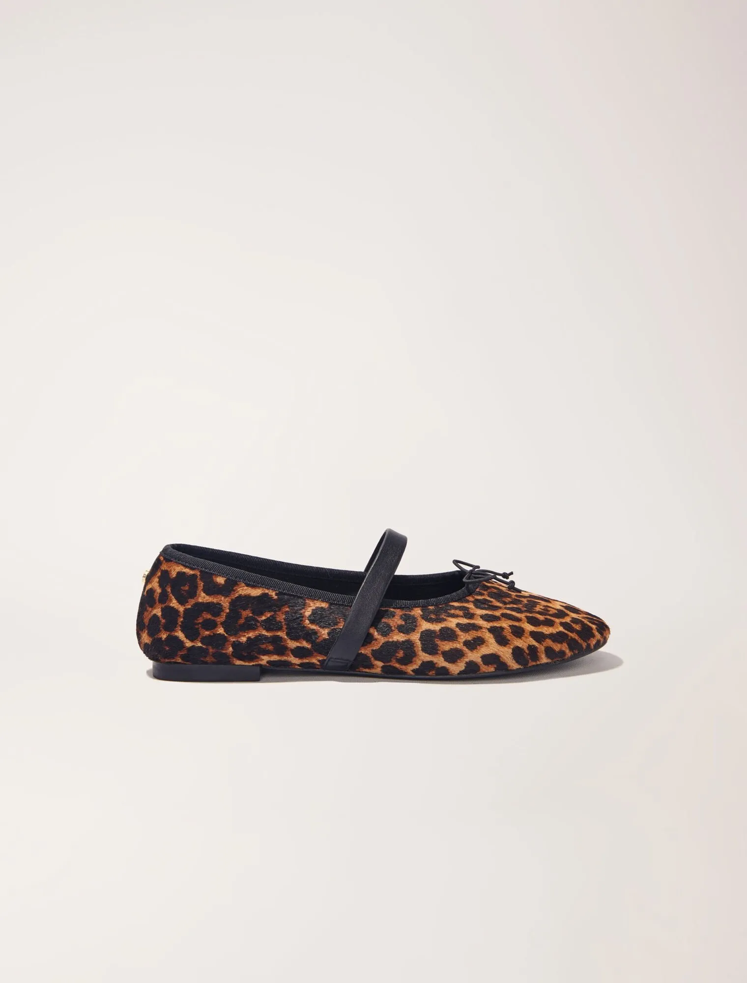 Leopard-effect leather ballet flats