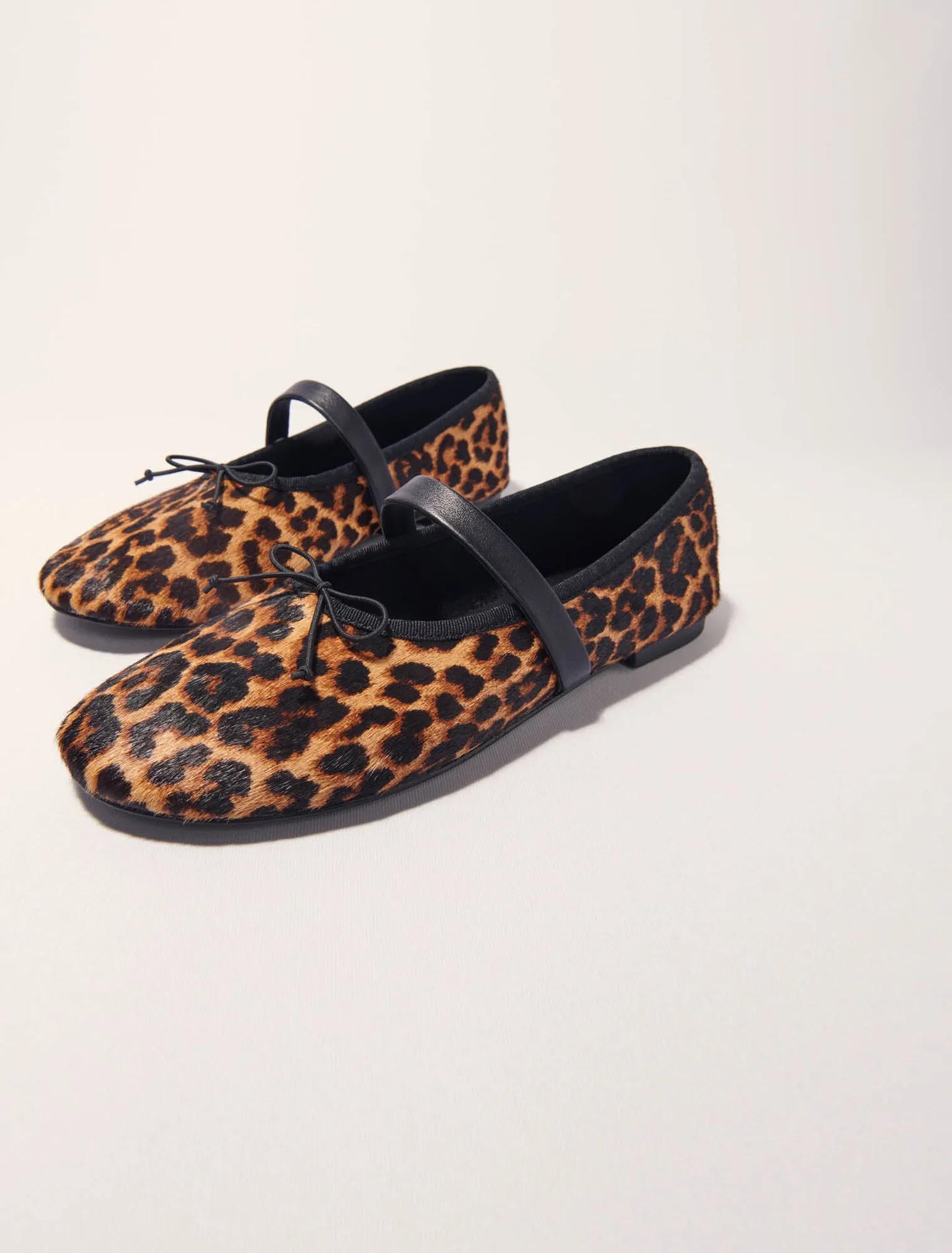 Leopard-effect leather ballet flats