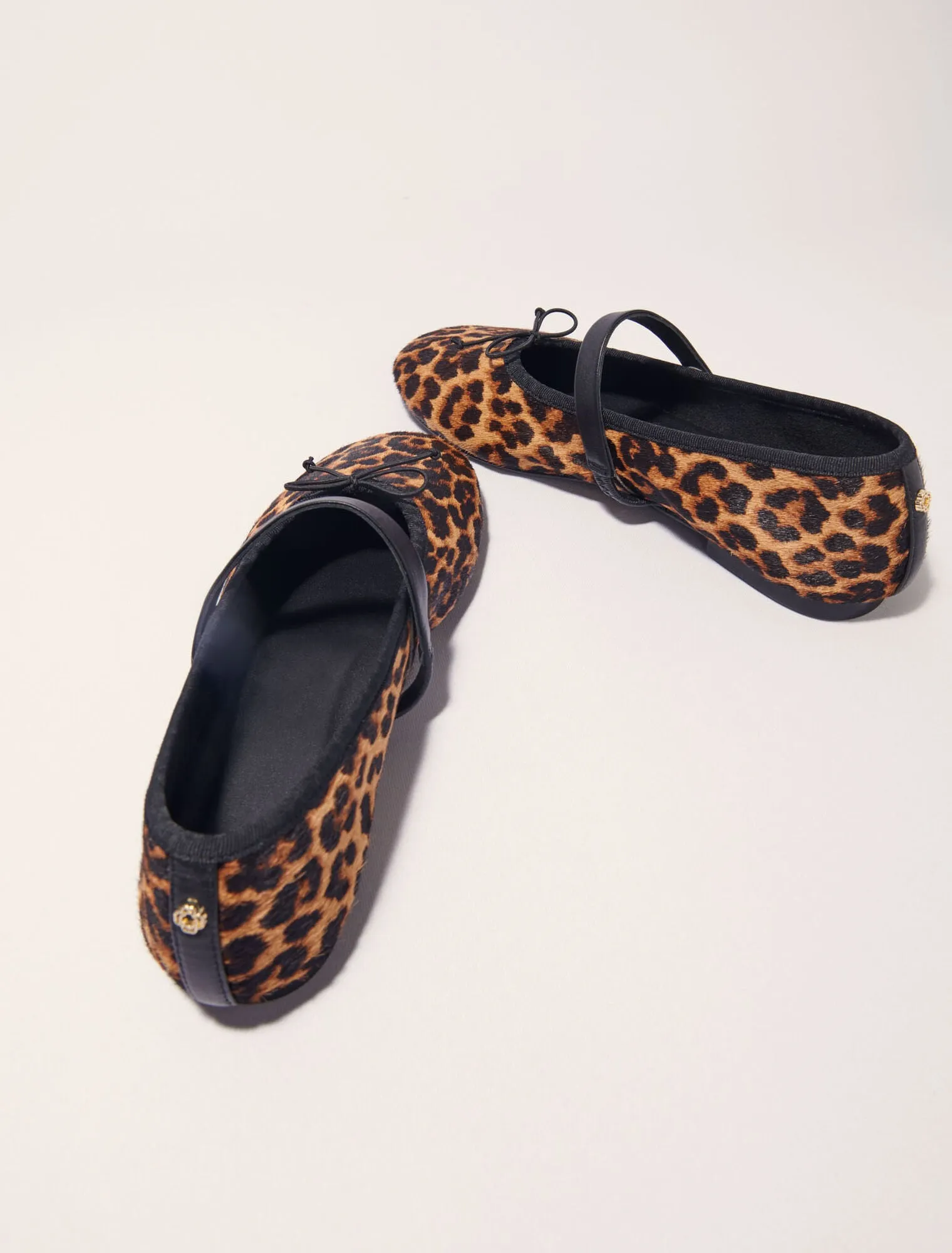 Leopard-effect leather ballet flats